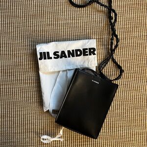 Crossbody small leather shoulder bag in black